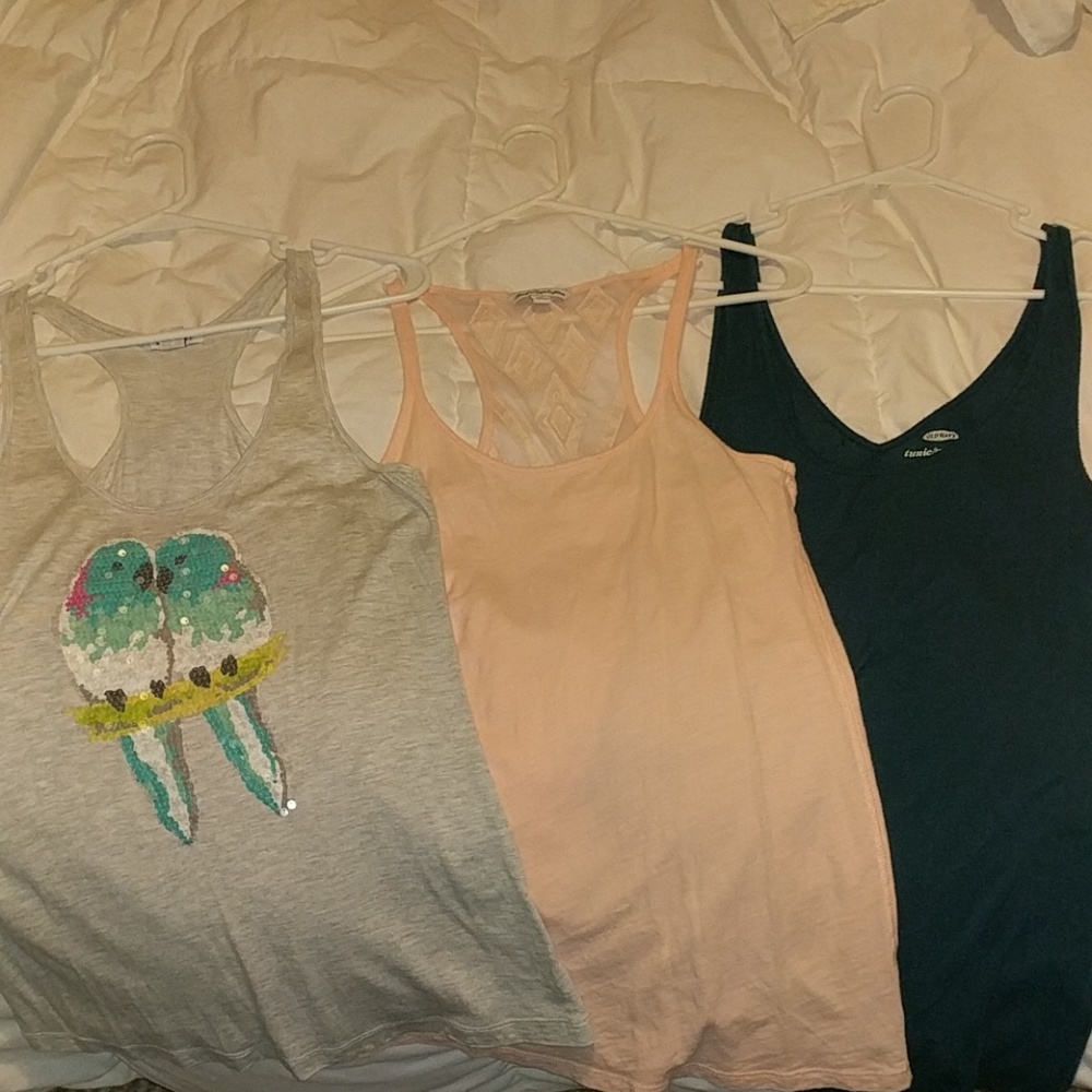 Set of 3 Tank tops. Old Navy & American Eagle